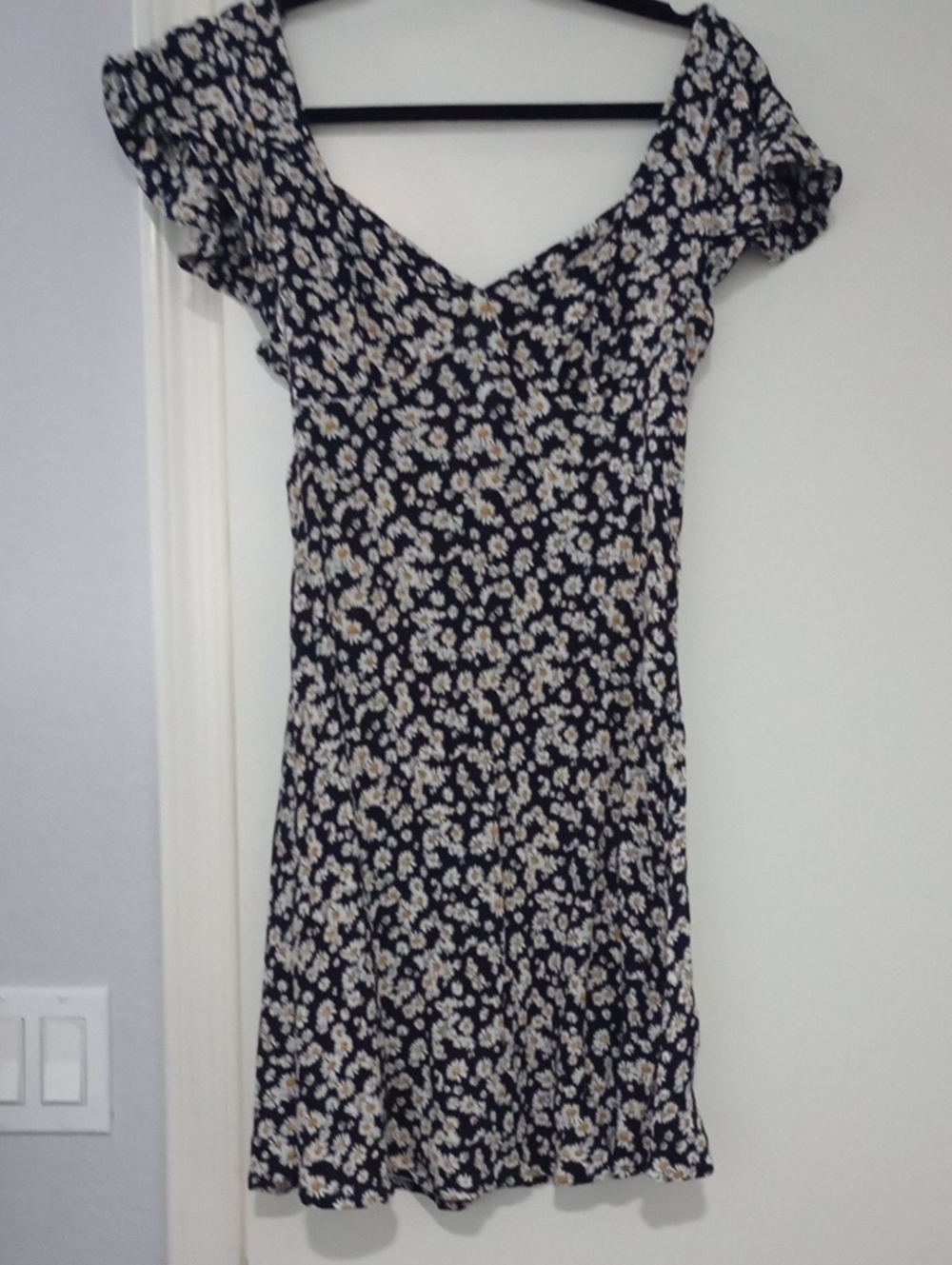 Hurley Black Floral Ruffle-Sleeve Dress Dize S